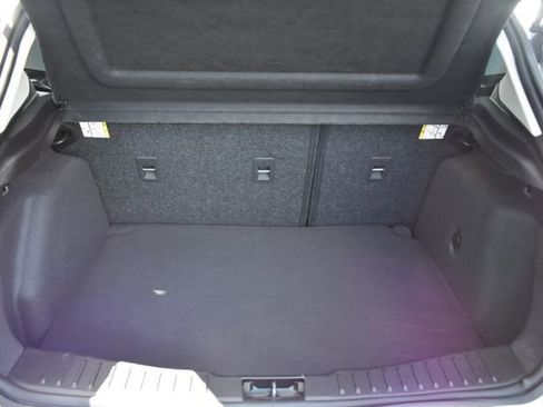 Used 2016 Ford Focus SE w/ Equipment Group 201A FWD image 32