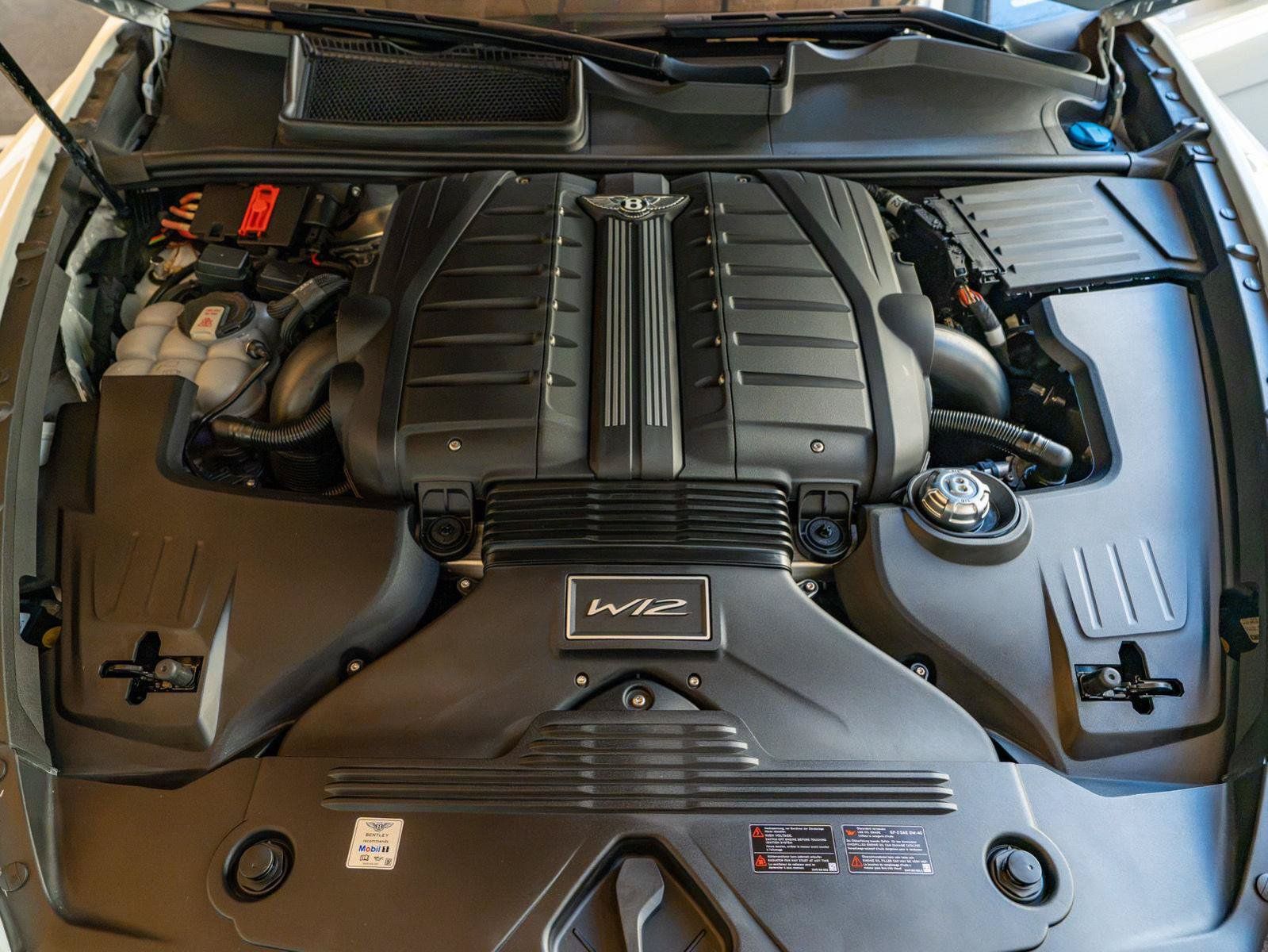 Used 2022 Bentley Bentayga Speed AWD/4WD image 35