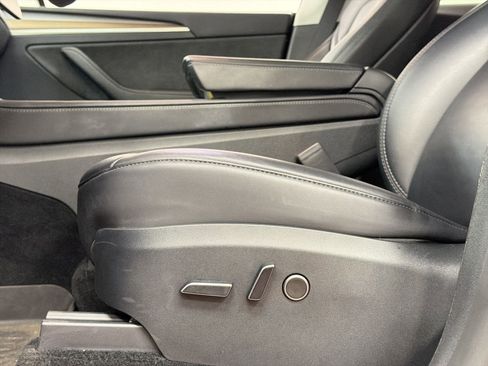 Used 2023 Tesla Model Y Performance image 13