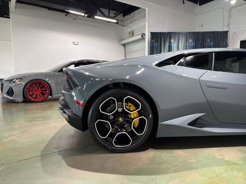 Used 2019 Lamborghini Huracan LP 580-2 image 10