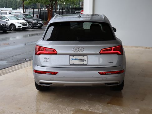 Used 2019 Audi Q5 2.0T Premium Plus w/ Premium Plus Package AWD/4WD image 9