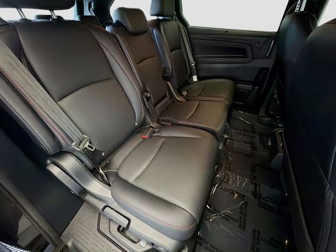 Used 2023 Honda Odyssey Sport image 15