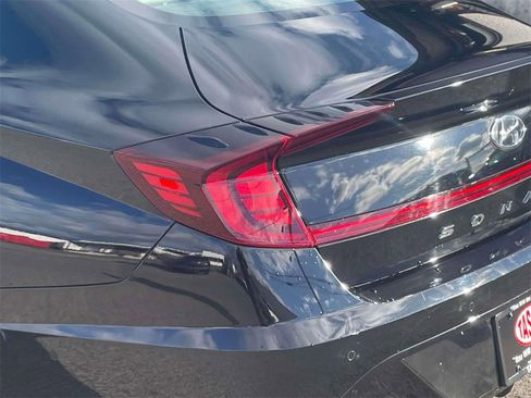 Used 2023 Hyundai Sonata Limited image 11