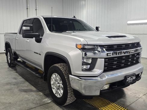 Used 2020 Chevrolet Silverado 2500 LT w/ Convenience Package image 4