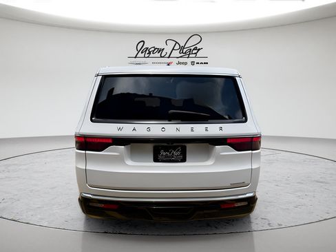 Used 2024 Jeep Wagoneer Series II w/ Flexible Seating Group RWD image 5