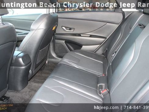 Used 2023 Hyundai Elantra Limited image 35