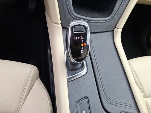 Used 2017 Cadillac XT5 FWD image 15