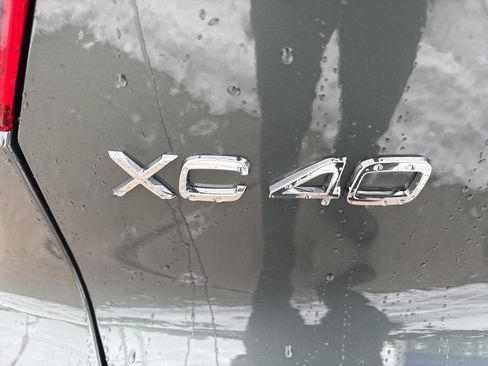 New 2026 Volvo XC40 B5 Core w/ Climate Package AWD/4WD image 9