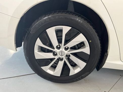 Used 2024 Nissan Altima 2.5 S FWD image 15