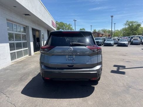 Used 2026 Nissan Rogue SV AWD/4WD image 3