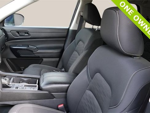 Used 2025 Nissan Pathfinder SV image 12