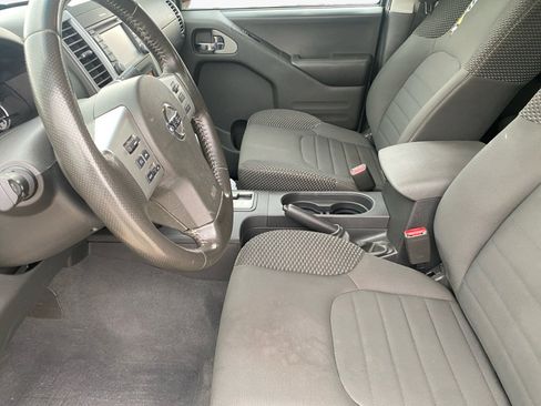 Used 2019 Nissan Frontier PRO-4X image 11