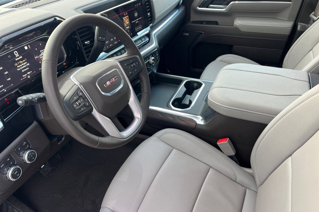 Used 2026 GMC Sierra 3500 SLT w/ SLT Premium Package AWD/4WD image 7