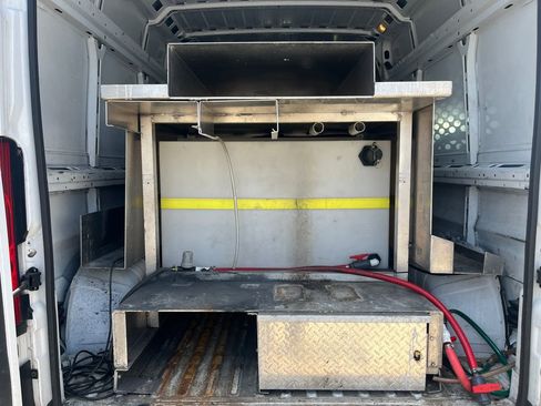 Used 2022 RAM ProMaster 2500 w/ Convenience Group FWD image 8