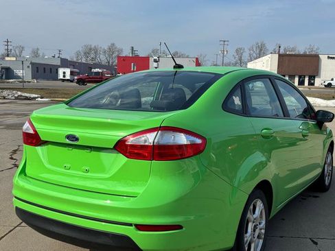 Used 2015 Ford Fiesta SE w/ Comfort Package image 4
