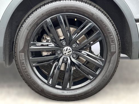 Used 2022 Volkswagen Tiguan SE R-Line AWD/4WD image 11