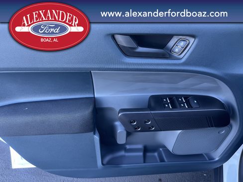 New 2025 Ford Maverick XL image 10