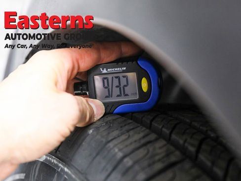 Used 2024 Toyota Corolla Cross LE FWD image 27