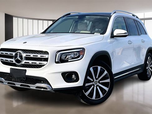 Used 2023 Mercedes-Benz GLB 250 w/ Premium Package image 1