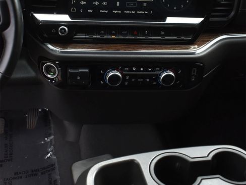 Used 2023 GMC Sierra 1500 SLE w/ Preferred Package AWD/4WD image 13