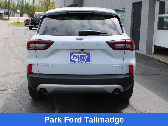 Used 2025 Ford Escape Active AWD/4WD image 4