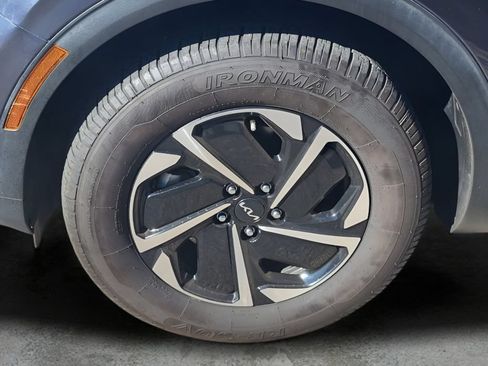 Used 2023 Kia Sportage LX AWD/4WD image 25
