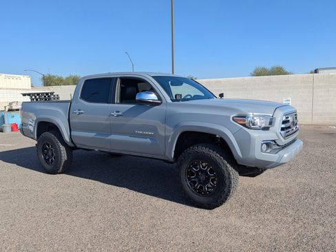 Used 2018 Toyota Tacoma Limited image 6