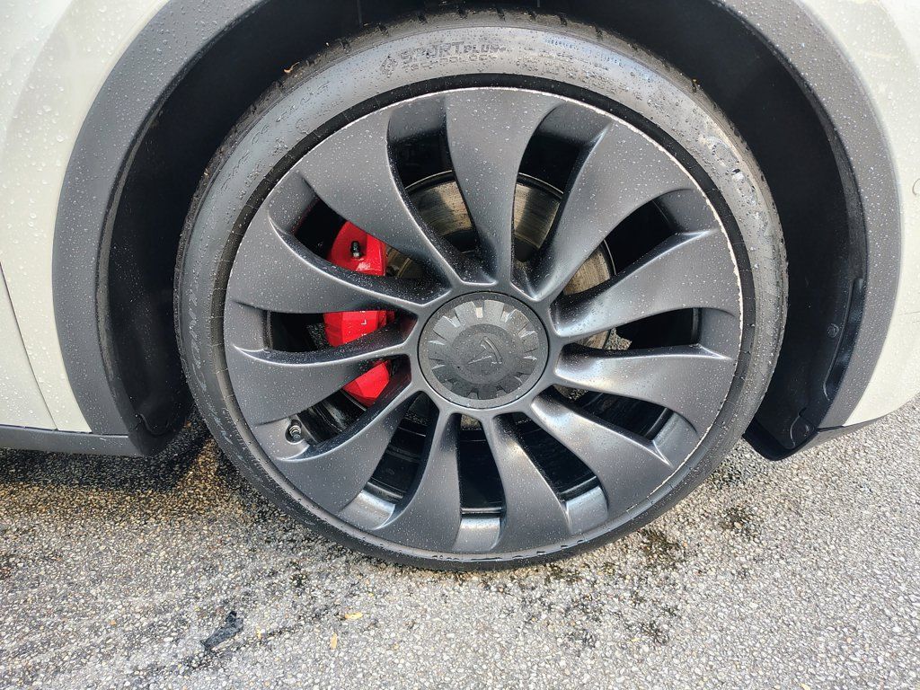 Used 2022 Tesla Model Y Performance AWD/4WD image 13