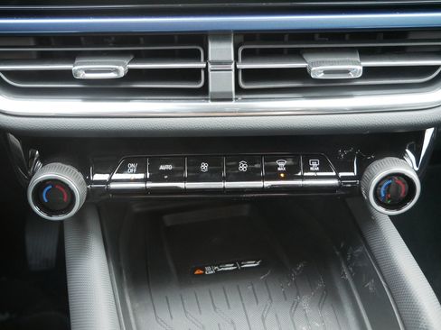 New 2026 Chevrolet Equinox EV LT image 8