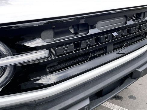 Used 2023 Ford Bronco Outer Banks w/ Sasquatch Package image 29