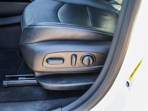 Certified 2023 GMC Terrain SLT image 28