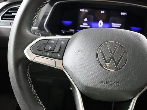 Used 2022 Volkswagen Tiguan SE image 20