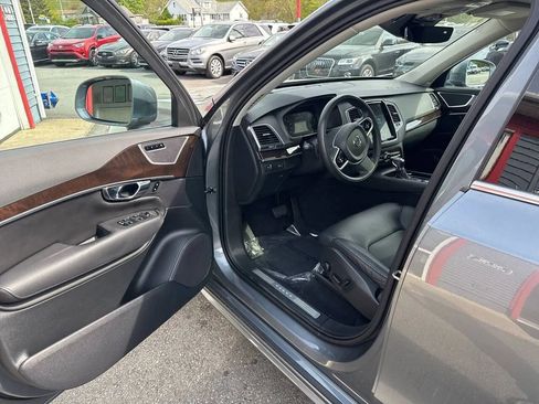 Used 2019 Volvo XC90 T6 Momentum w/ Advanced Package image 10