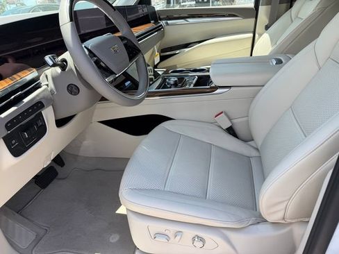 New 2026 Cadillac Escalade Platinum Sport AWD/4WD image 12