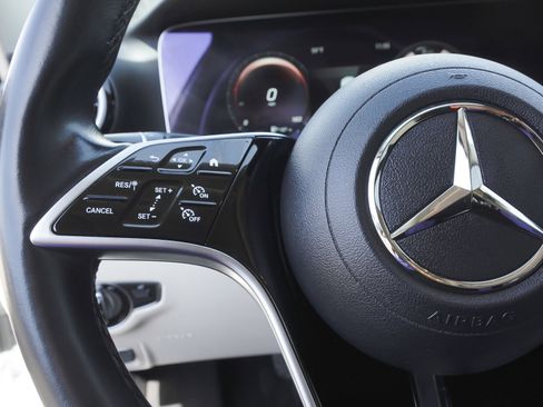 Used 2022 Mercedes-Benz E 350 4MATIC Sedan image 21