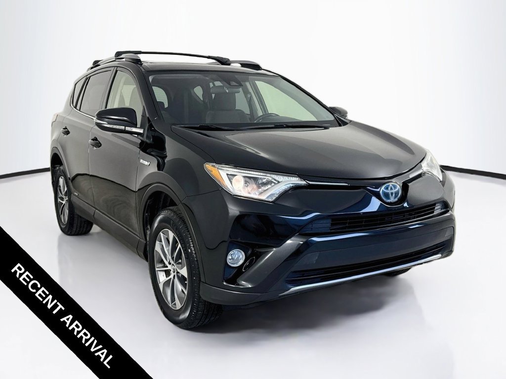 Used 2018 Toyota RAV4 XLE w/ Carpet Mat Package AWD/4WD image 1