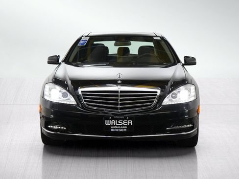 Used 2011 Mercedes-Benz S 550 4MATIC image 8