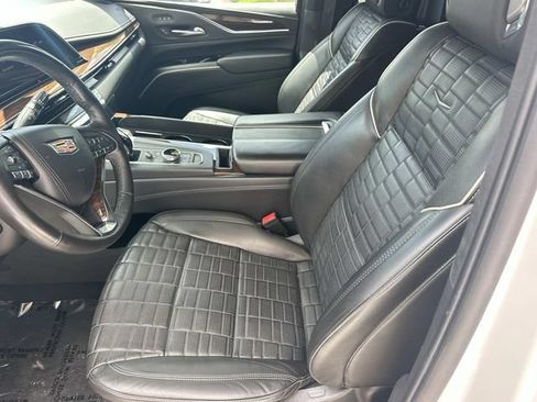 Used 2021 Cadillac Escalade Premium Luxury Platinum w/ LPO, Radiant Package AWD/4WD image 17
