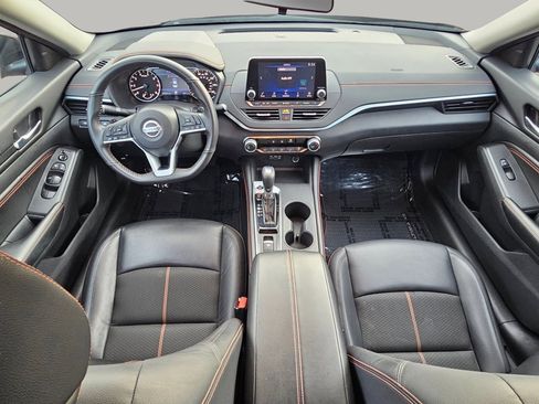 Used 2022 Nissan Altima 2.5 SR image 2