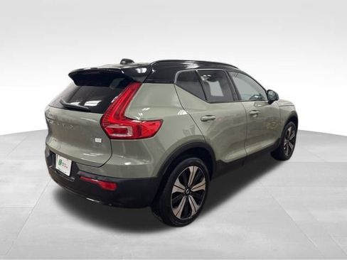 Used 2023 Volvo XC40 Recharge Plus image 8