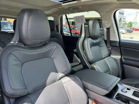 Used 2025 Lincoln Aviator Reserve w/ Luxury Package image 31