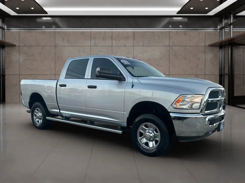 Used 2018 RAM 2500 Tradesman w/ Chrome Appearance Group image 17