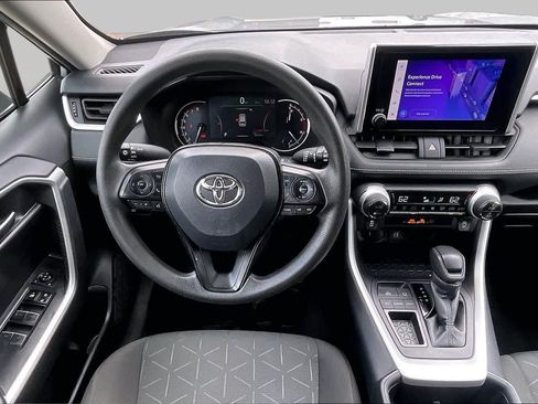 Used 2024 Toyota RAV4 XLE FWD image 6