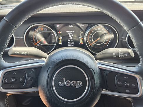 Used 2021 Jeep Gladiator Overland w/ Popular Equipment Package AWD/4WD image 18