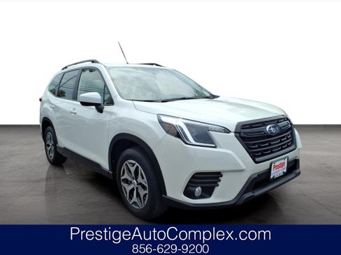 Certified 2023 Subaru Forester Premium AWD/4WD image 1