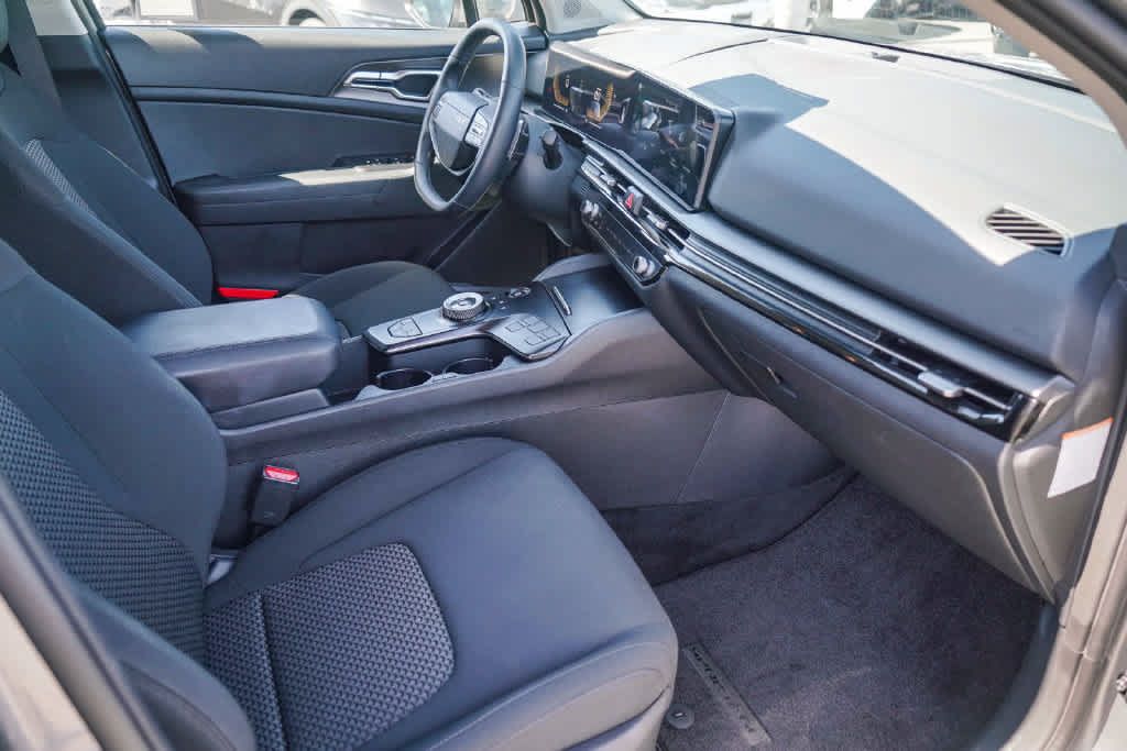 Certified 2026 Kia Sportage LX FWD image 15