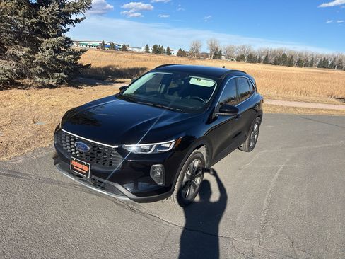 Used 2025 Ford Escape Platinum image 2