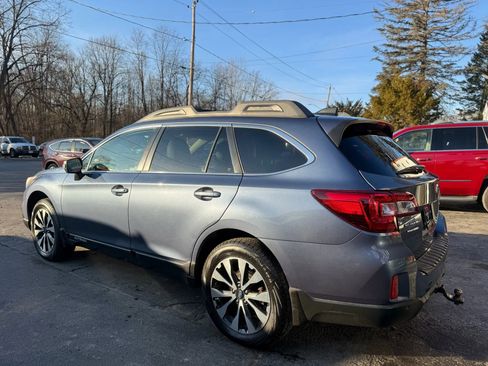 Used 2017 Subaru Outback 2.5i Limited image 4