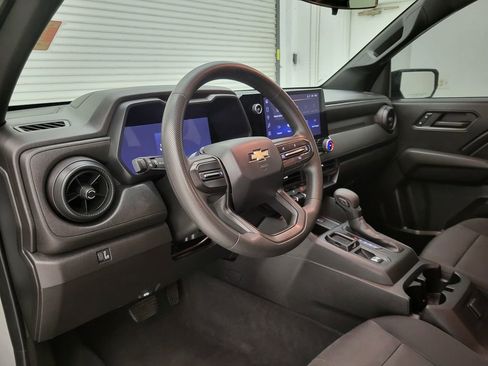 Used 2024 Chevrolet Colorado W/T image 24