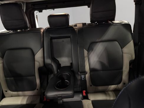 Used 2023 Ford Bronco Wildtrak image 24